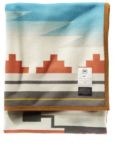 Pendleton x Nike geometric-print blanket - Blue
